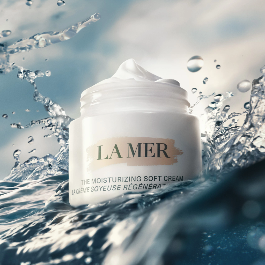 La Mer Cream image, surrounded by water