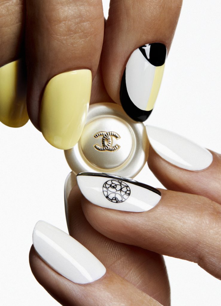 Les Jeans De Chanel Nail Polish: Beauty Lab