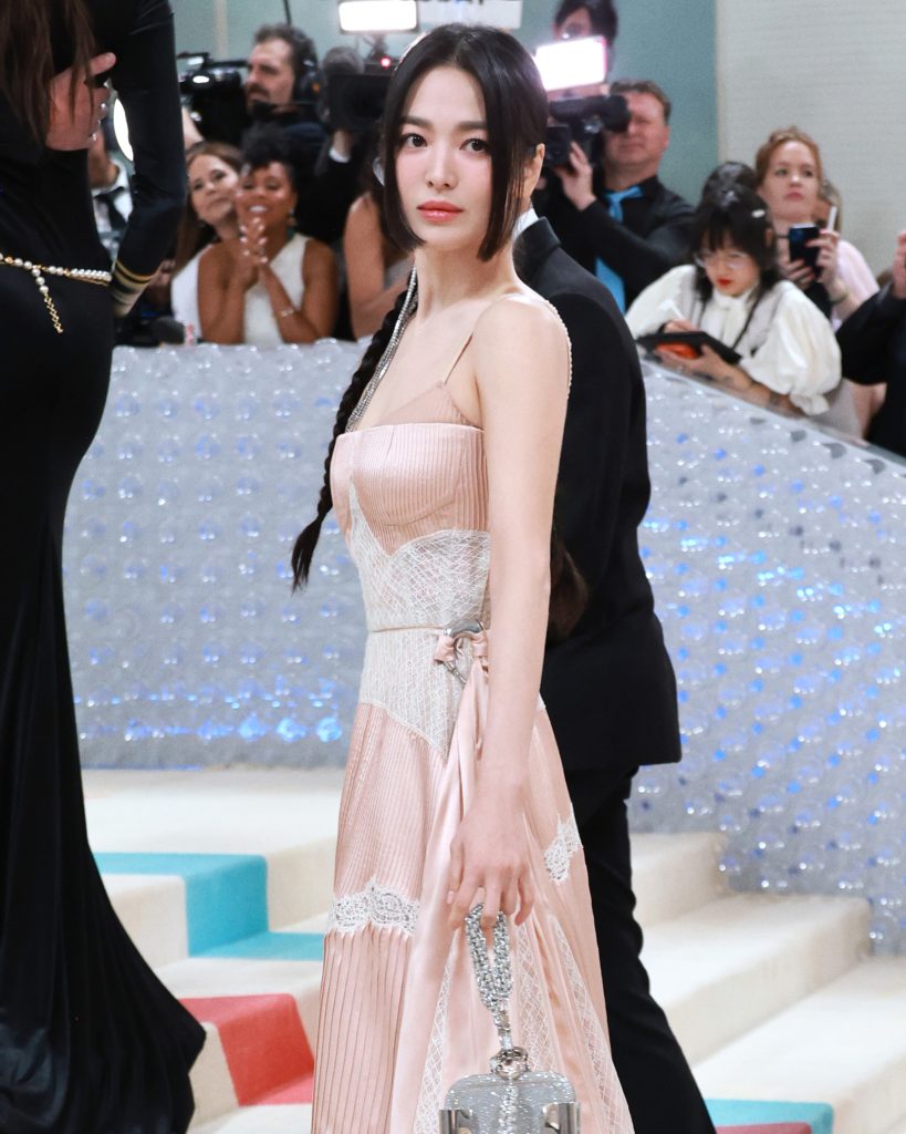 Met Gala 2023: Blackpink's Jennie turns into 'Human Chanel'; Jackson Wang  and Song Hye-kyo steal show at Met Gala debut