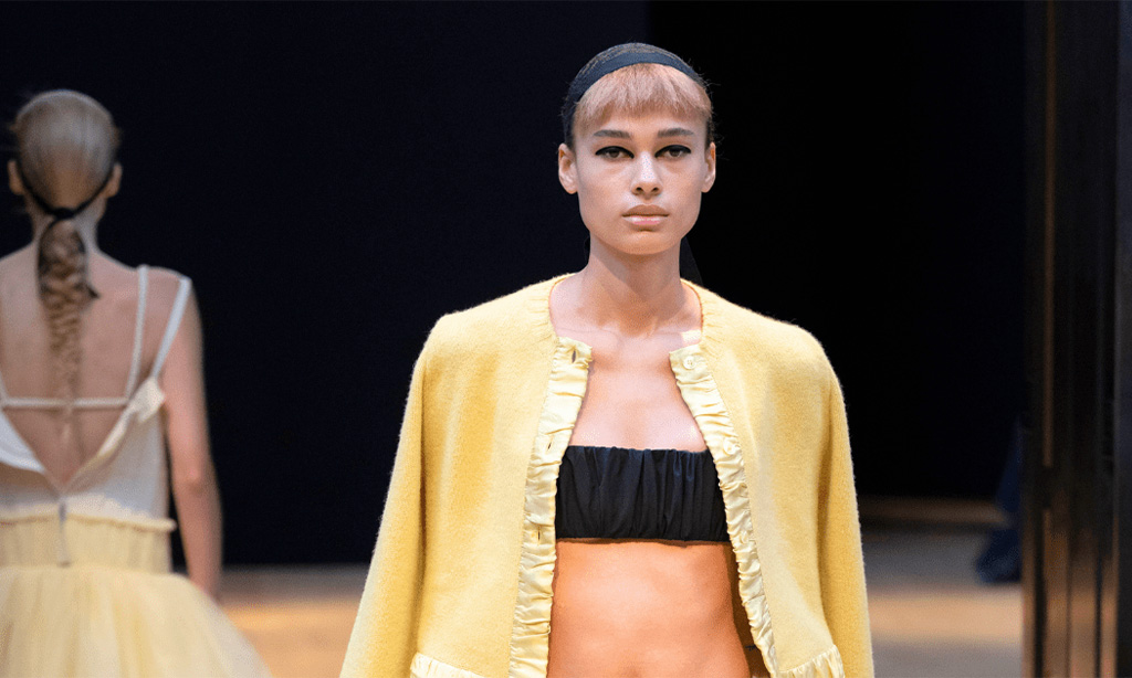 molly goddardキャミソールブラウス Molly Goddard brings a kaleidoscope of joy to London Fashion