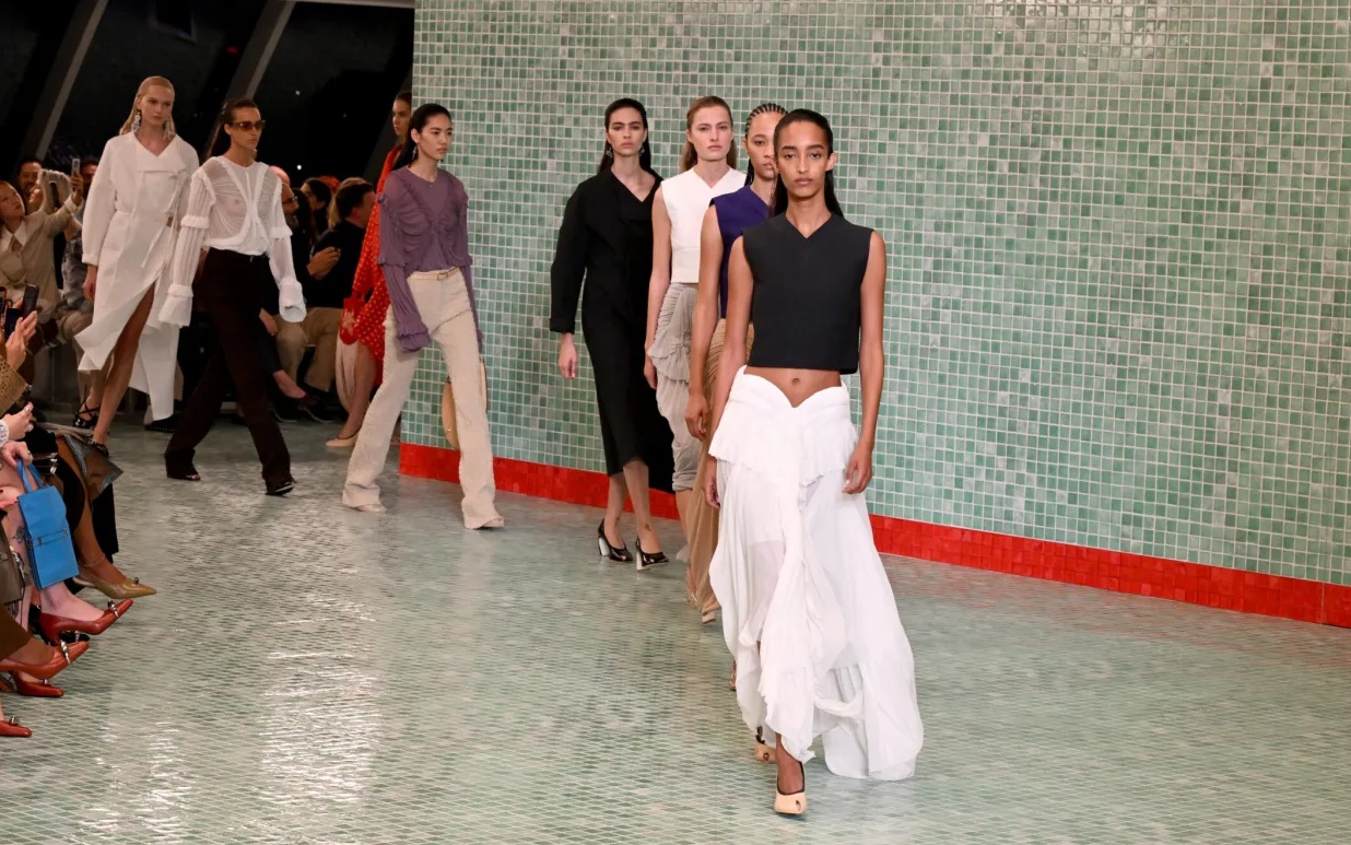 Tory Burch - SAKI 3629.jpg?crop=center&height=