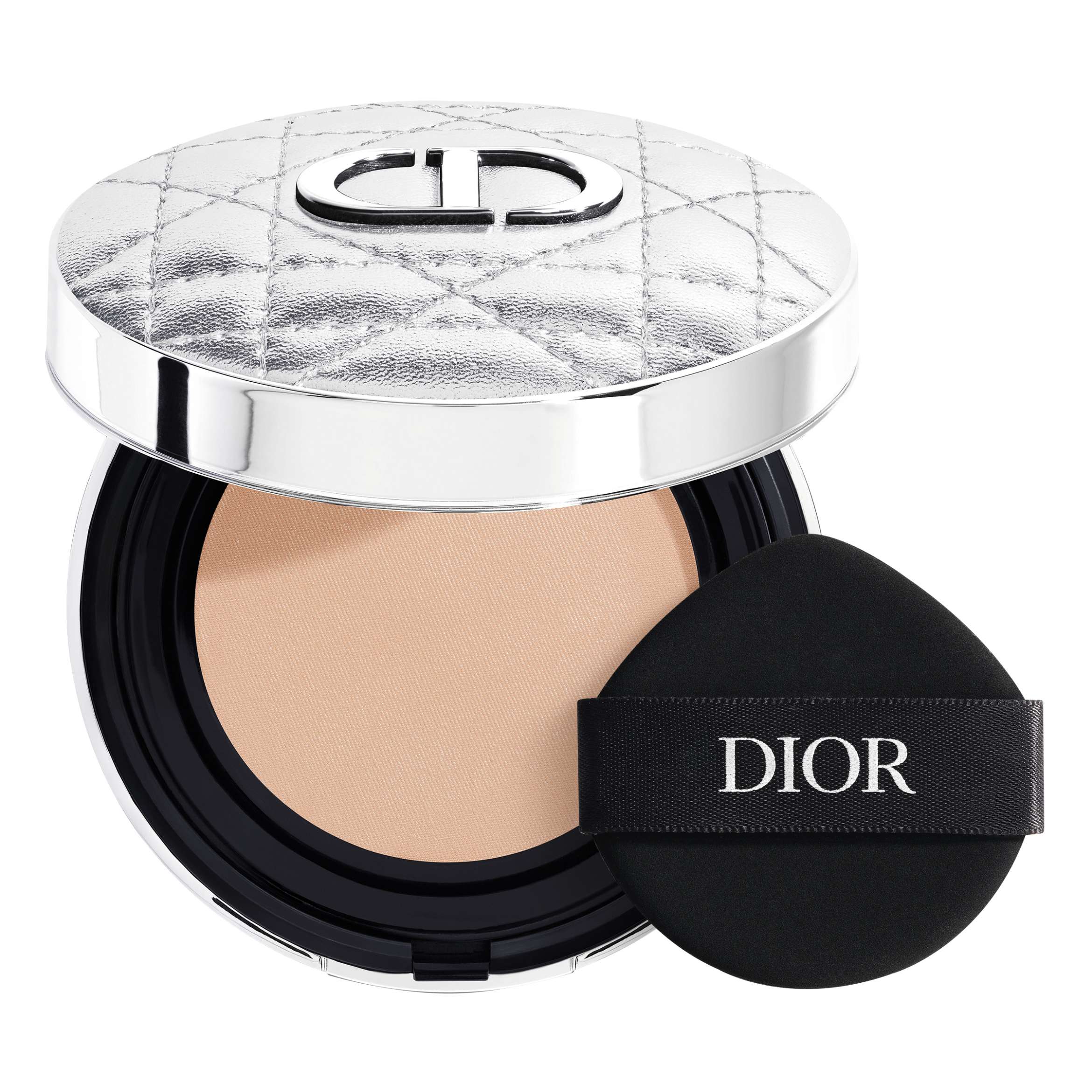 Bid adieu to streaking mascara and shiny foreheads this summer, with these foolproof tips for sweat-proof makeup.
