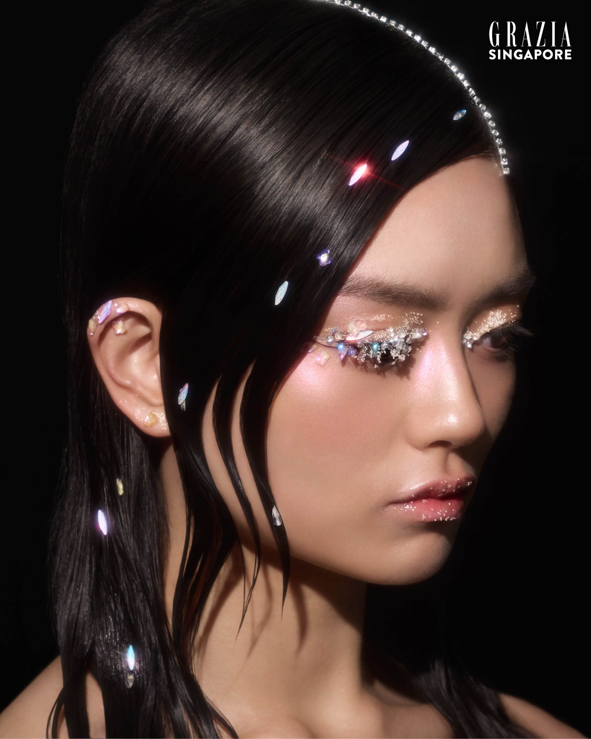 If you've come looking for beauty inspiration, look no further than glittery pink makeup looks, ferocious claws and dazzling skin.