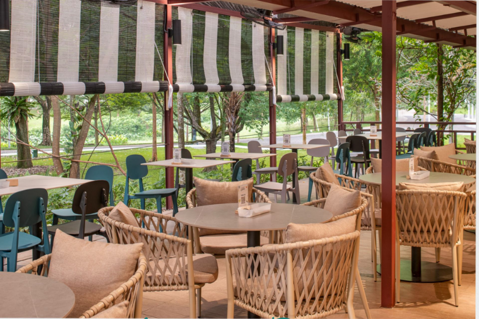 These are the best pet-friendly cafés and restaurants in Singapore that serve great food and even better vibes.