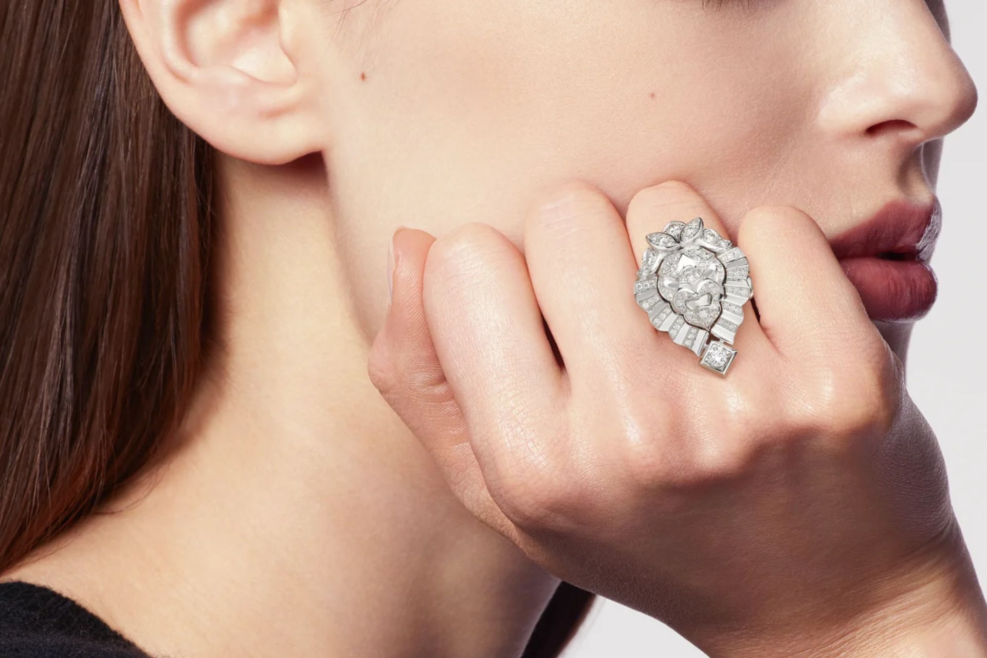 Celebrate Leo season with bold, brilliant jewellery and watches—from lion-inspired rings to timepieces built to shine.