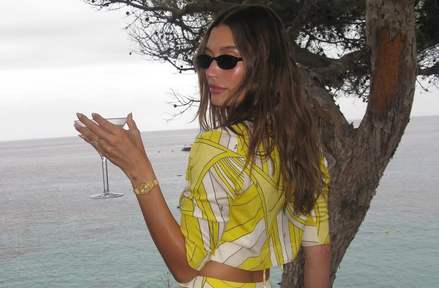 Take it from Hailey Bieber, who embodies Pucci Girl Summer in a lemon-yellow set for the Rhode Mallorca pop-up.