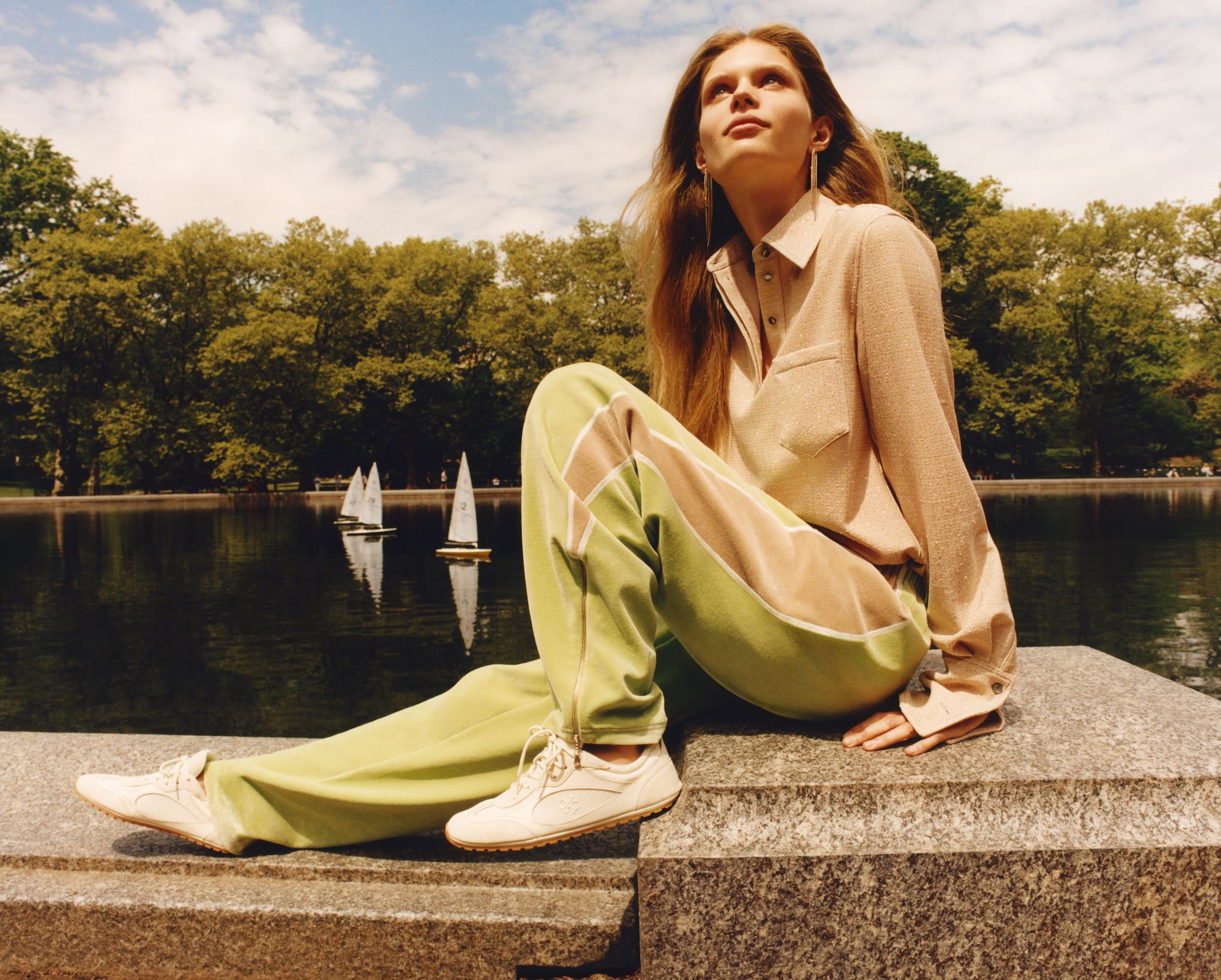 Tory Burch Fall/Winter 2025 campaign, featuring this season’s must-have sweatpants