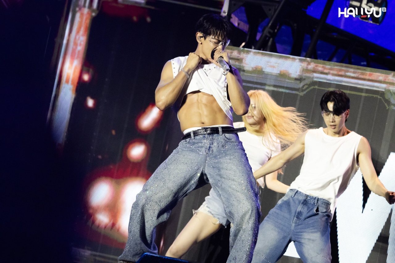 Taemin, Minho, EXID, and all the other K-pop acts that took the stage and turned up the heat at Waterbomb Singapore Day 1. 
