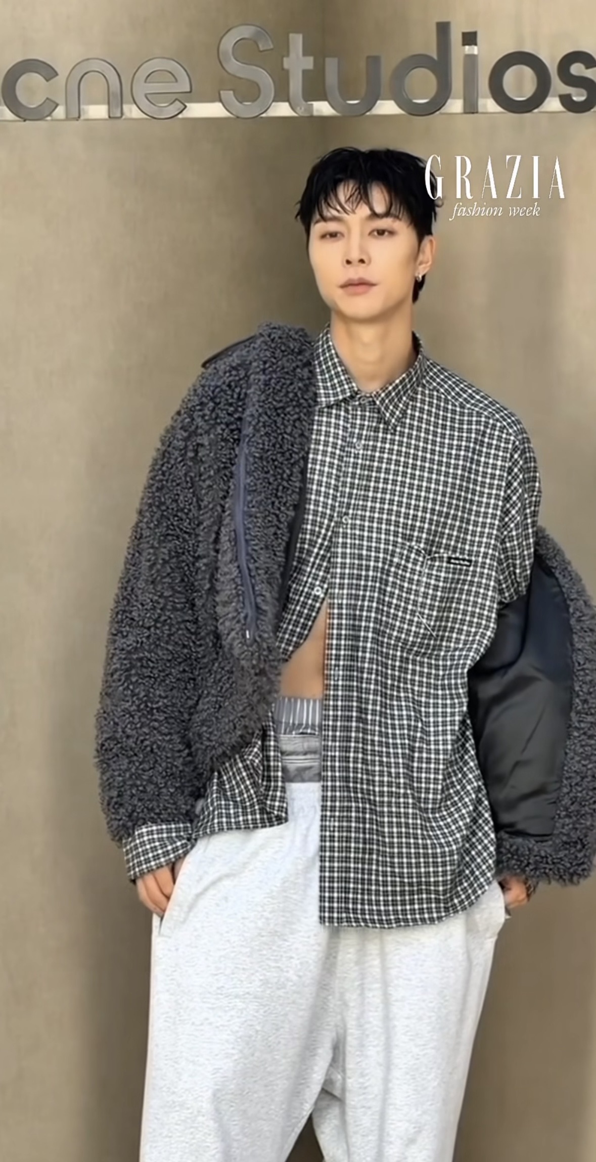 Paris Fashion Week has kicked off in style, and Asian stars like Rosé, Lisa, Jisoo, and more are turning up the glamour.