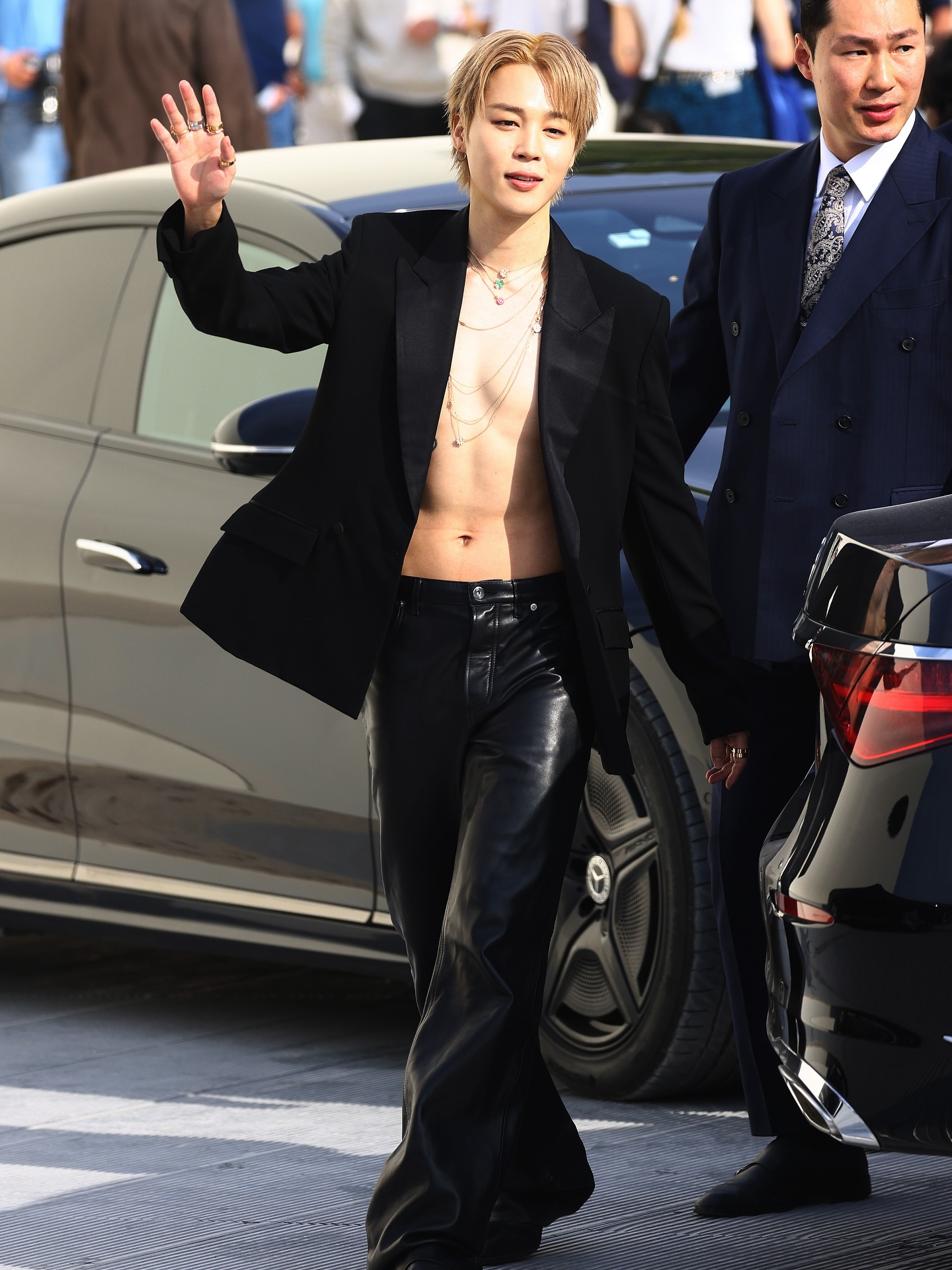 Paris Fashion Week has kicked off in style, and Asian stars like Rosé, Lisa, Jisoo, Jimin, and more are turning up the glamour.