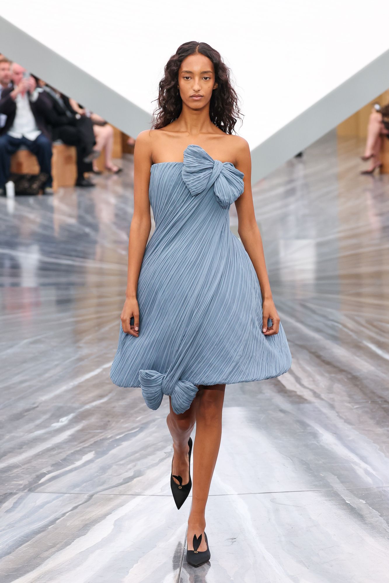 PARIS, FRANCE - OCTOBER 01: (EDITORIAL USE ONLY - For Non-Editorial use please seek approval from Fashion House) A model walks the runway during the Christian Dior Womenswear Spring/Summer 2026 show as part of Paris Fashion Week on October 01, 2025 in Paris, France. (Photo by Peter White/Getty Images)
