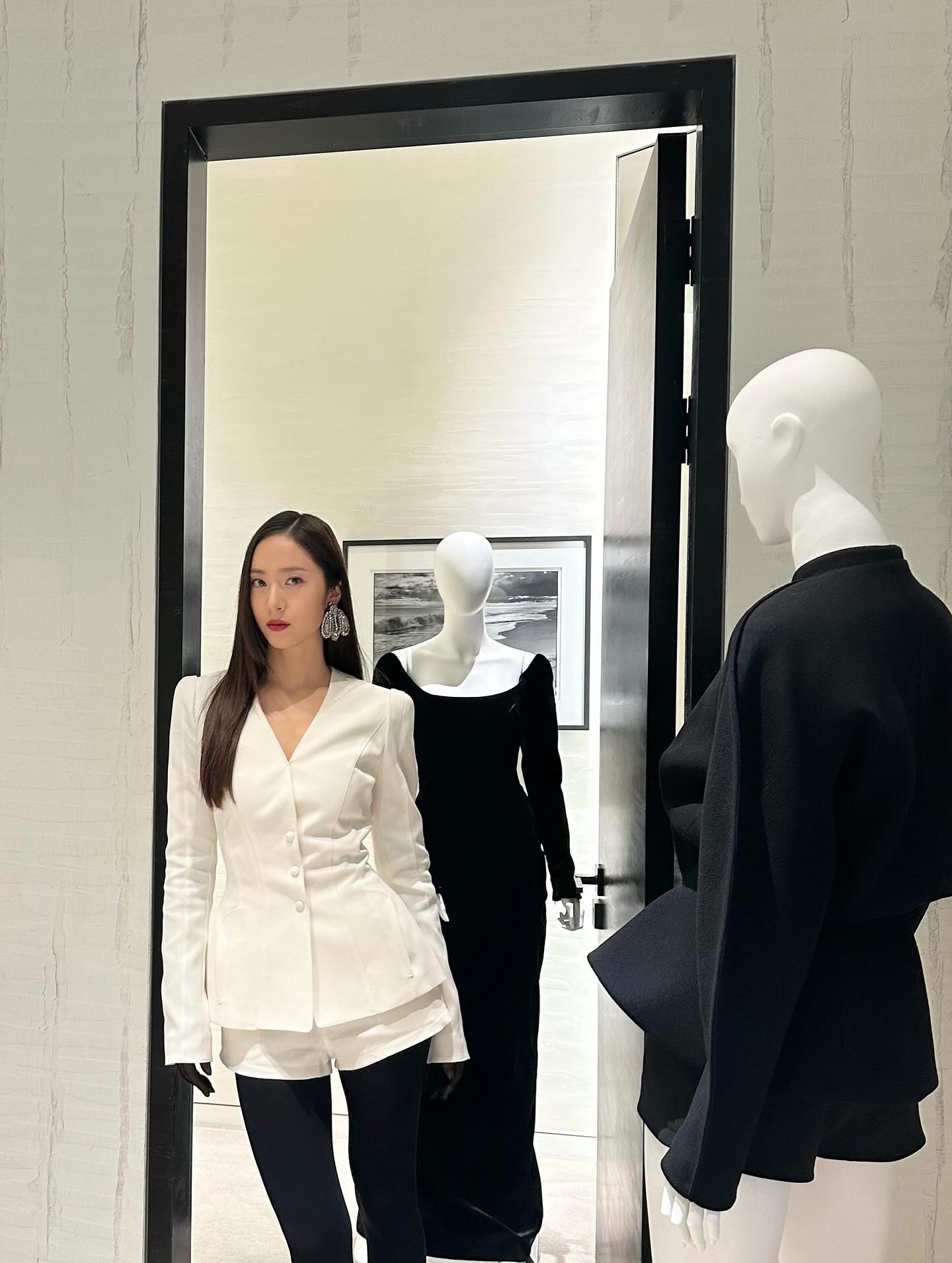 From Byeon Woo seok and Lee Know from Stray Kids to Tu Tontawan, here are 10 Asian celebrities who embody Scorpio energy to a T.