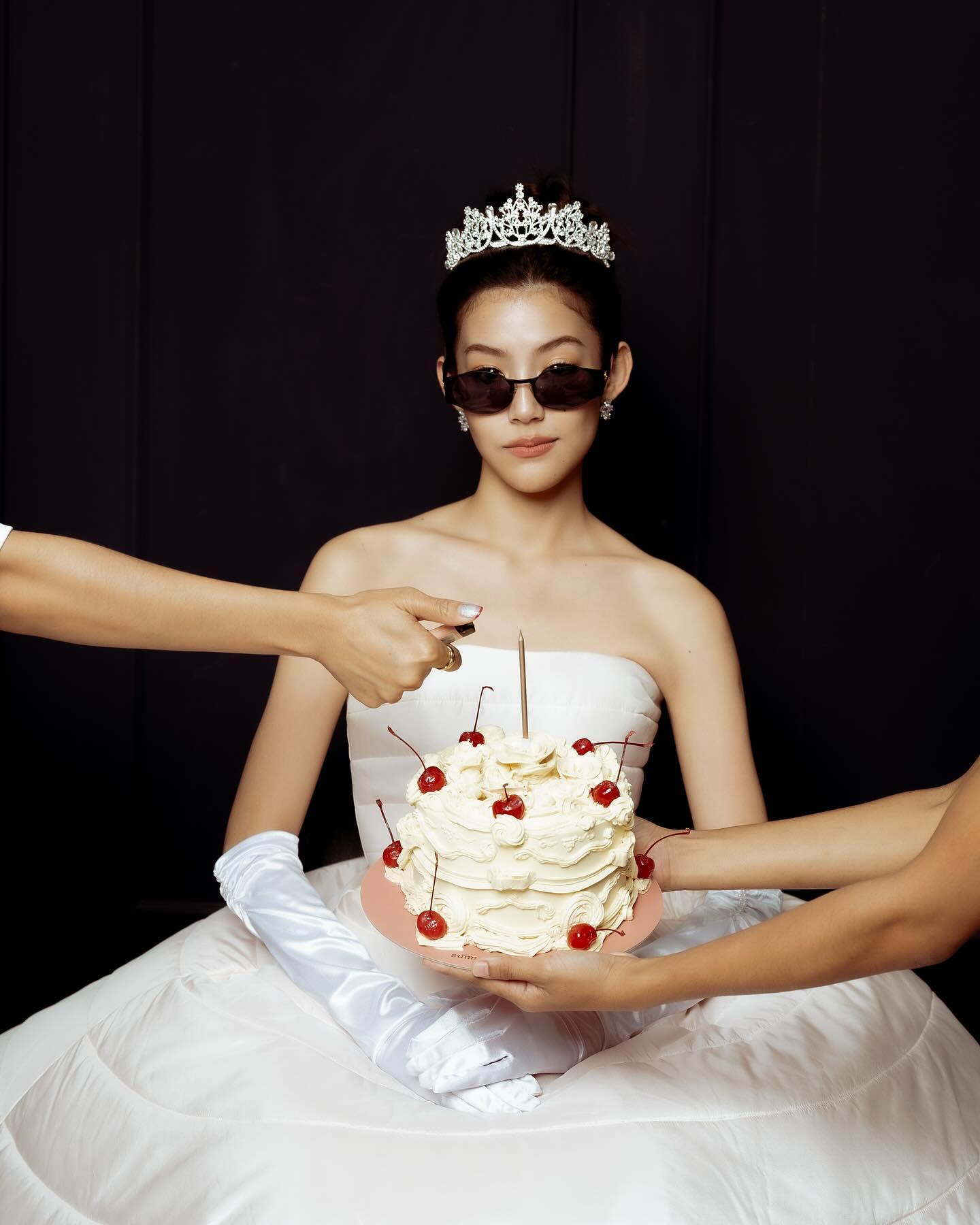 From her star sign to her greatest fashion obsessions, here are seven facts you need to know about Thai actress Baipor Thitiya